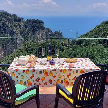 Janet House * Amalfi