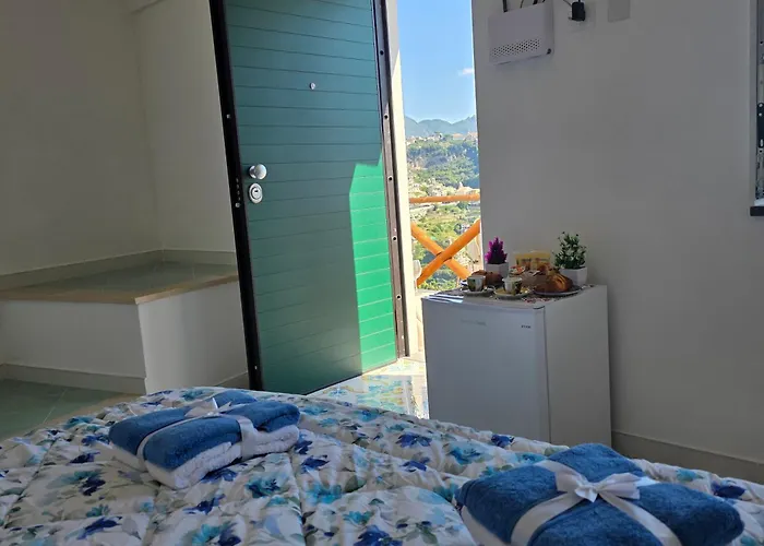 Janet House * Amalfi